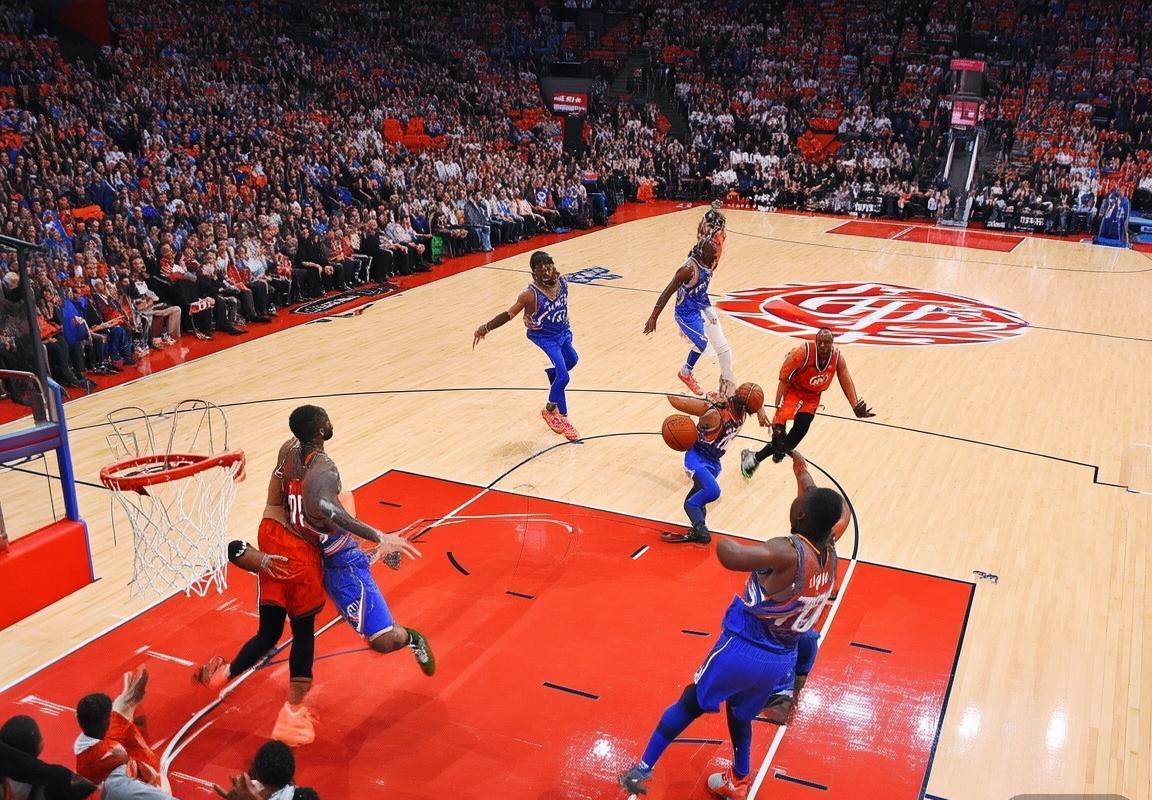 2017NBA快船猛龙赛季对决：经典瞬间与战术解析