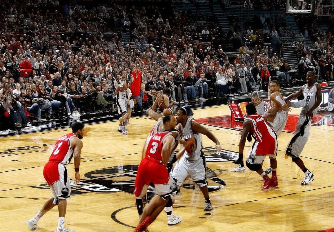 2004年NBA西部首轮马刺对火箭季后赛系列赛深度解析