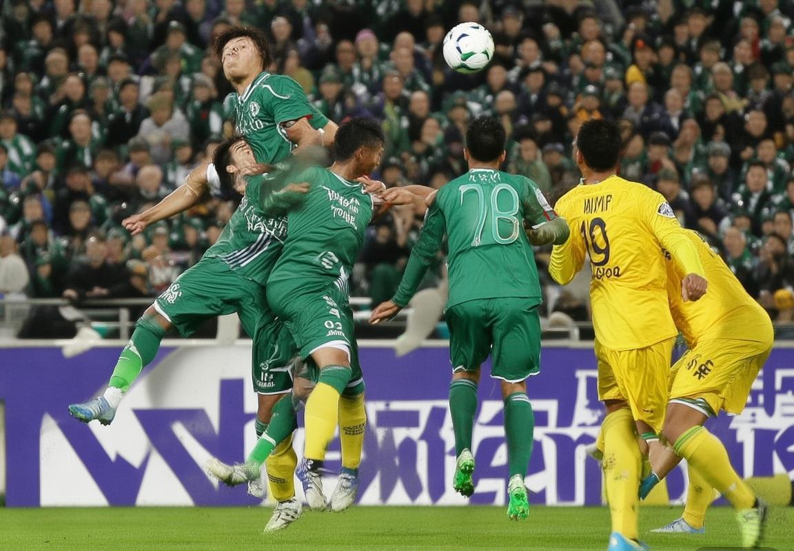 申花鲁能2013中超巅峰对决：激情对决回顾