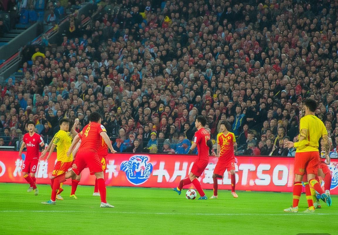 2018中超巅峰对决：长春亚泰VS上海申花激情回顾